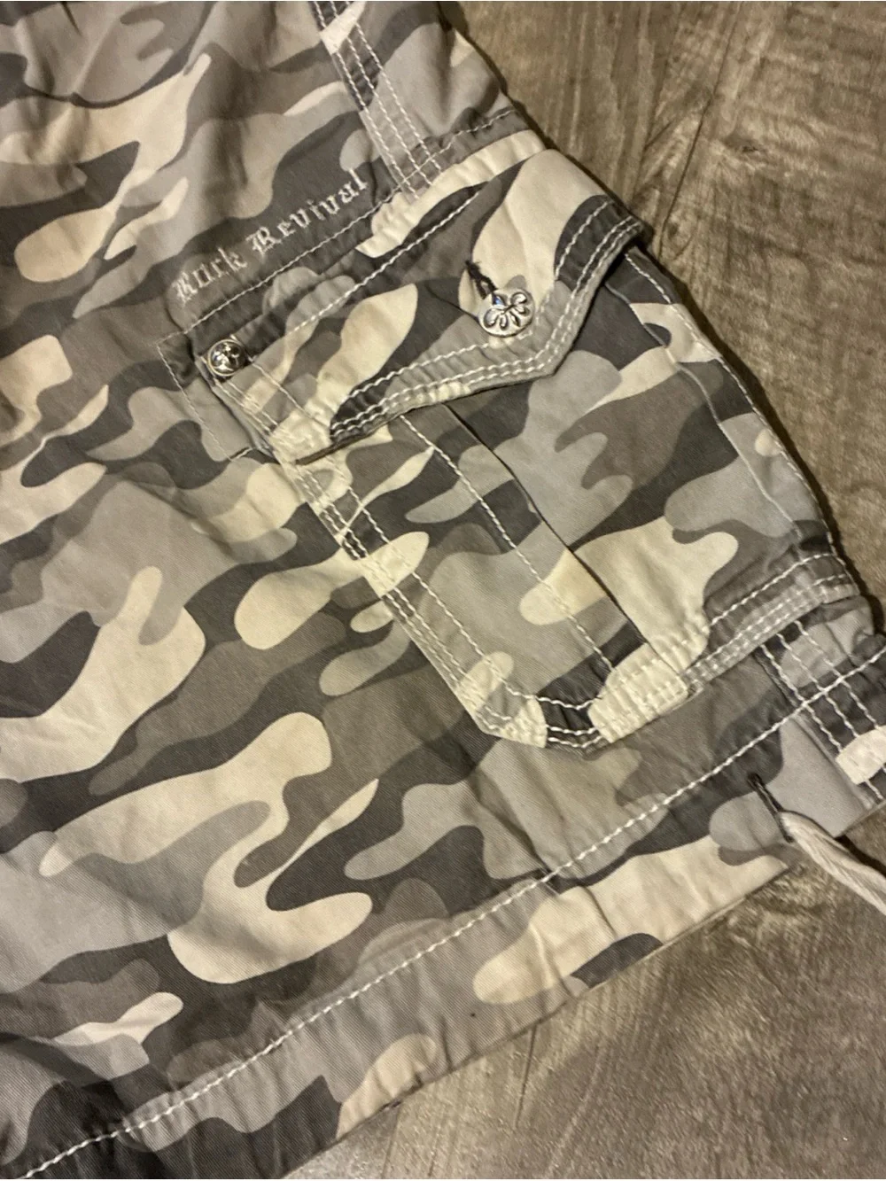 Rock Revival Arctic Camo Gray Cargo Shorts SZ 42 Vintage Pre Owned Used Rare